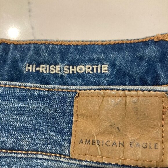 AMERICAN EAGLE Sz 2 High Rise Shortie Distressed Super Stretch Button Fly Shorts - Picture 13 of 13